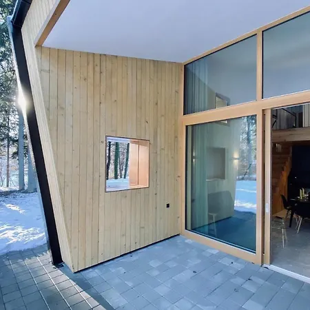 Awesome In W/ 2 Bedrooms *
