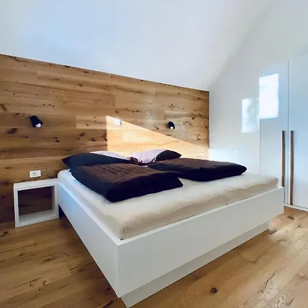 Semesterbostad Awesome In W/ 2 Bedrooms Zreče